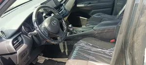 Toyota C-HR XLE Prermium FWD (2.0L 4cyl 2AM) 2018 Black