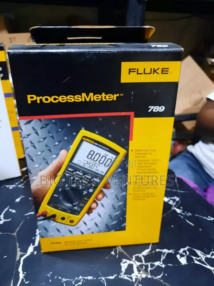 Fluke 789 ProcessMeter, Which Is a Combination Digital Multimeter