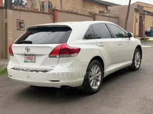 Toyota Venza 2010 White