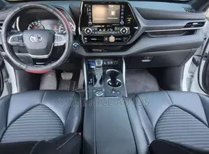Toyota Highlander XSE AWD 2023 White