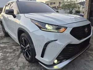 Toyota Highlander XSE AWD 2023 White