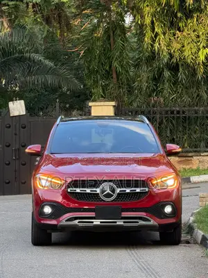 Mercedes-Benz GLA 250 2021 Red