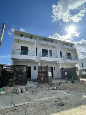 3bdrm Townhouse/Terrace in Off Lekki-Epe Expressway for sale