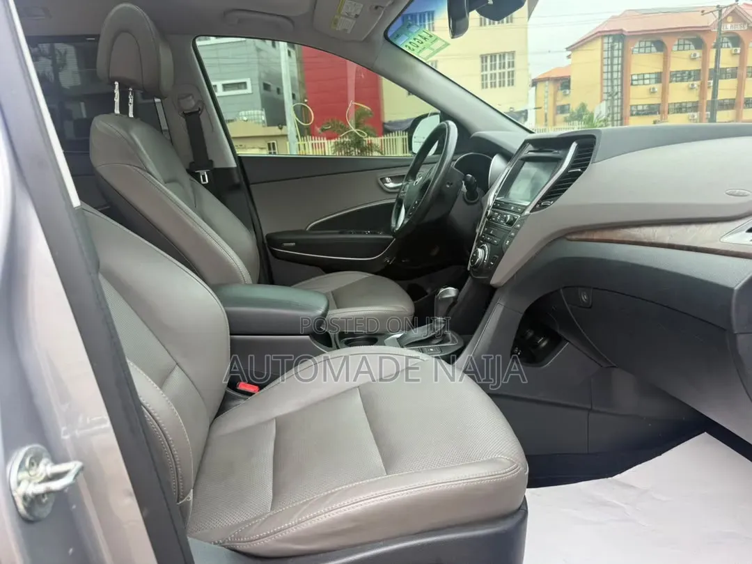 Hyundai Santa Fe 2017 Silver
