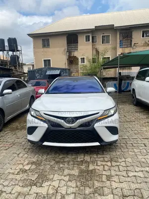Toyota Camry 2018 White