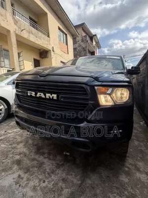 Dodge RAM 1500 5.7 Petrol RWD 2022 Black