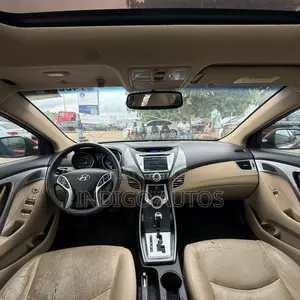 Hyundai Elantra 2012 Red