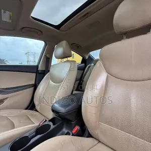 Hyundai Elantra 2012 Red