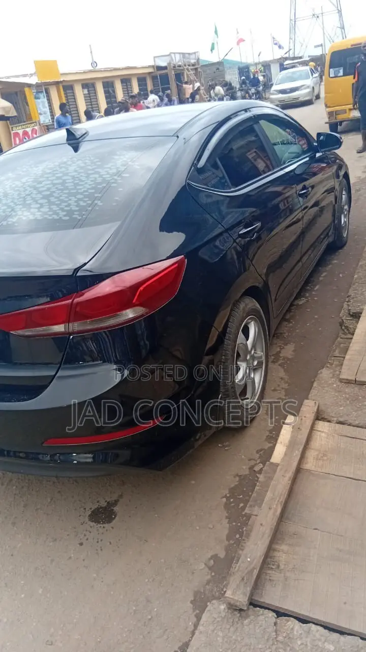 Hyundai Elantra 2017 Black