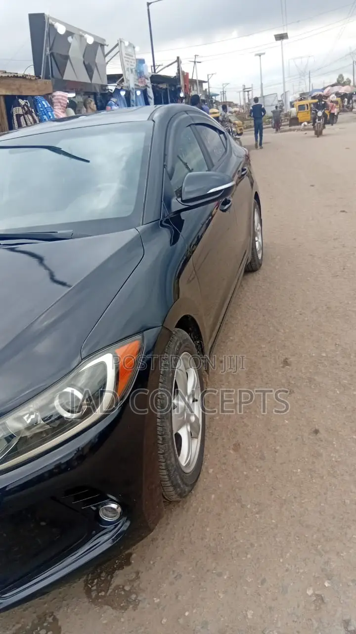 Hyundai Elantra 2017 Black