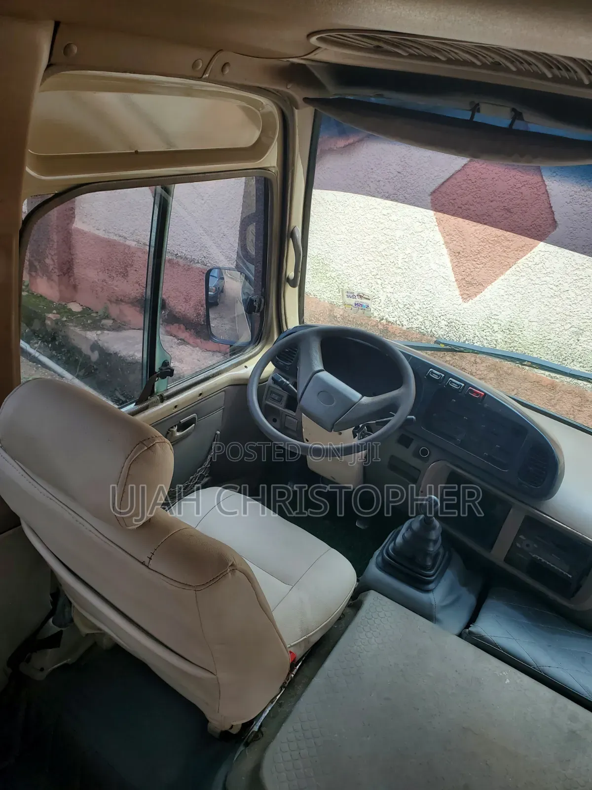 Toyota Coaster 2015