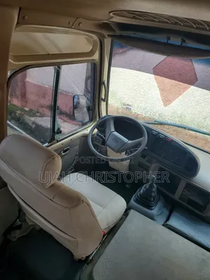 Toyota Coaster 2015