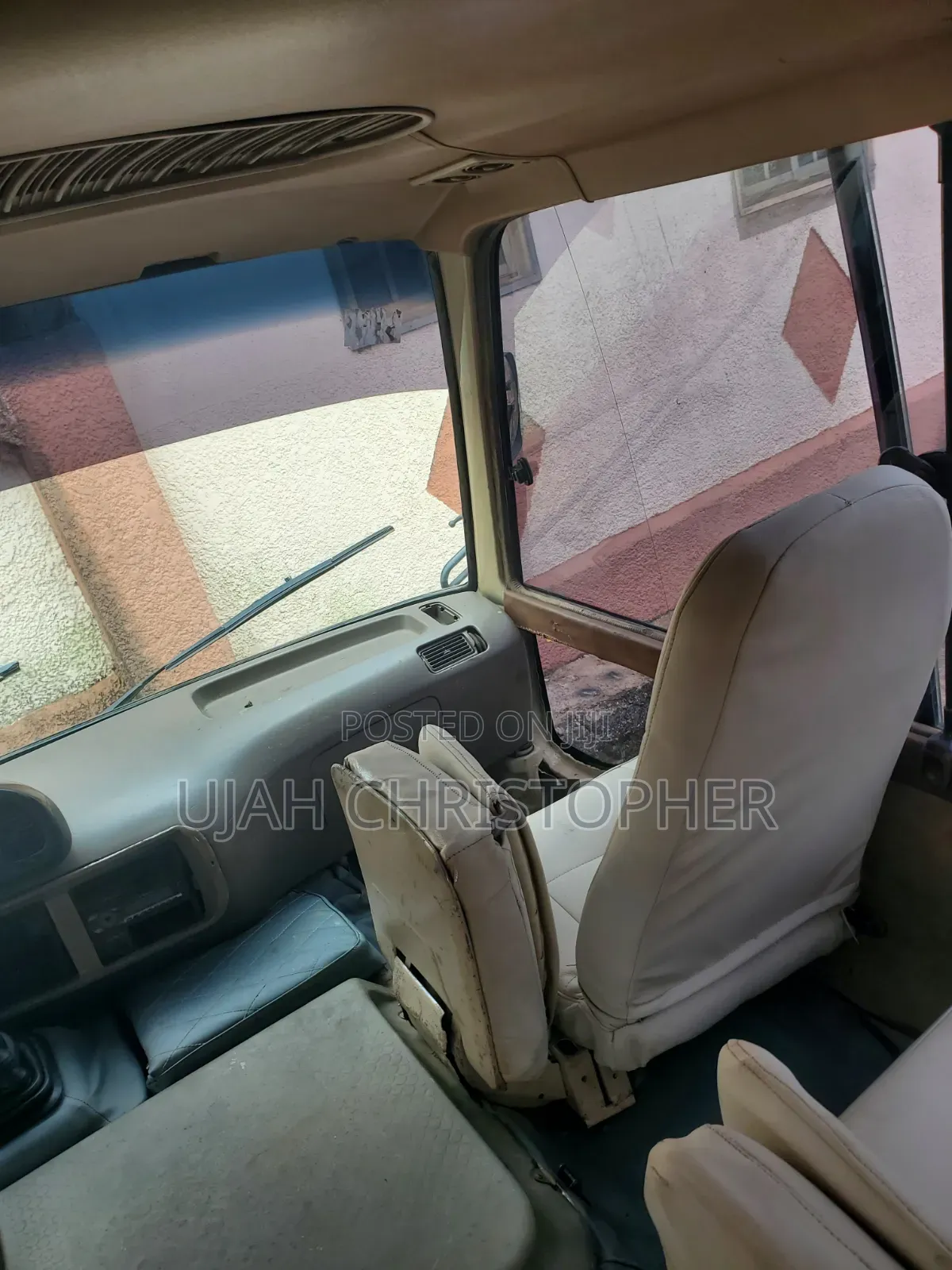 Toyota Coaster 2015