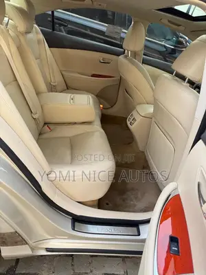 Lexus ES 350 2011 Gold