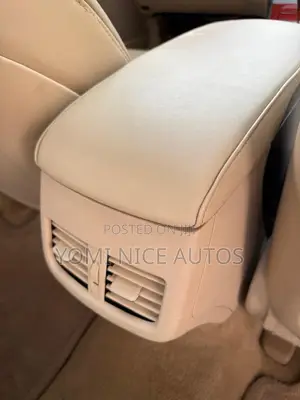 Lexus ES 350 2011 Gold