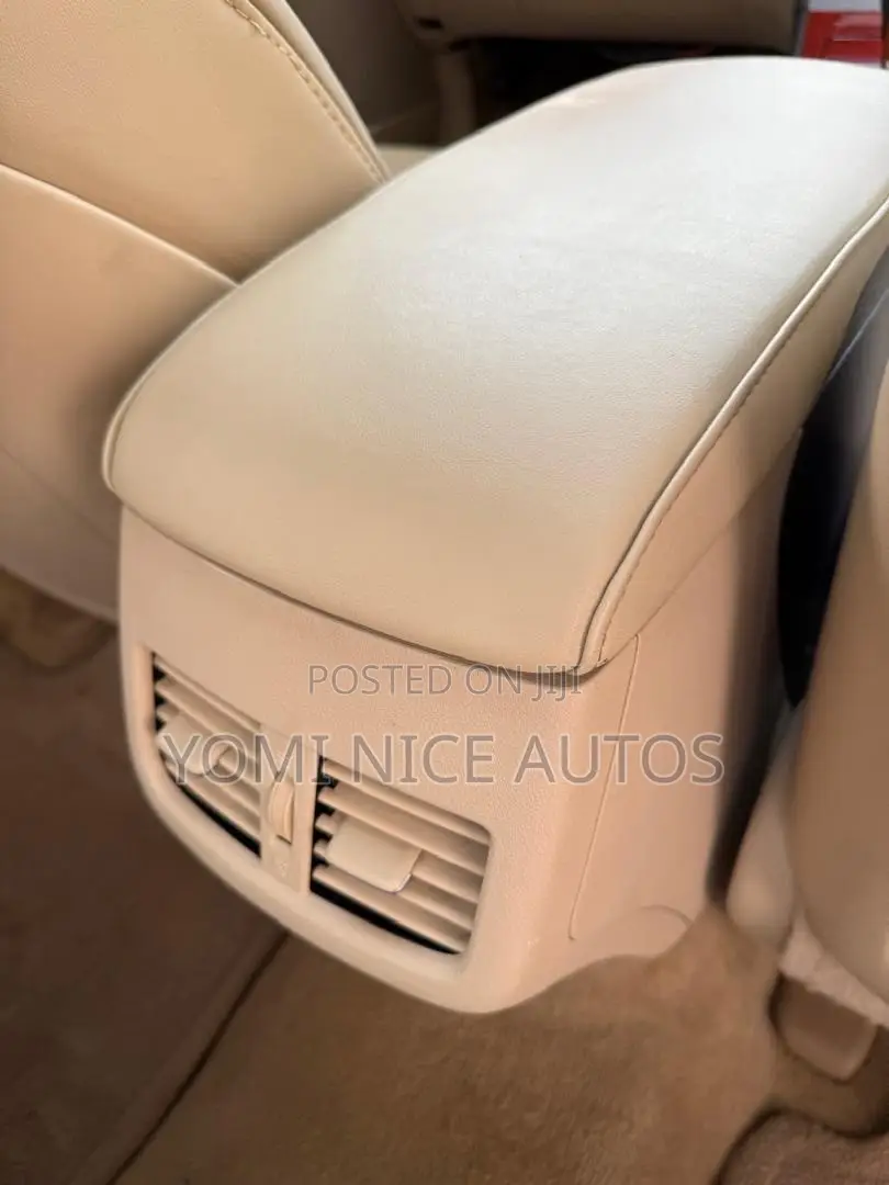 Lexus ES 350 2011 Gold