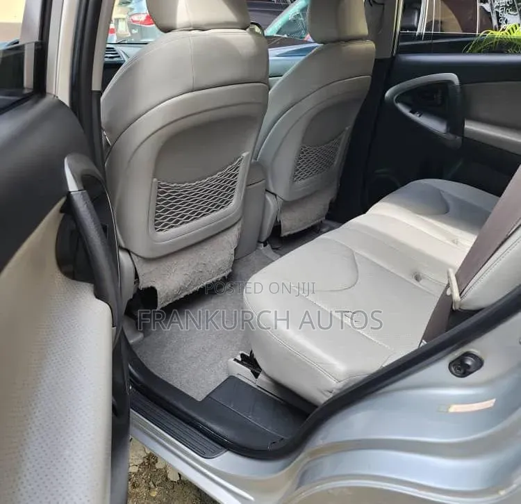 Toyota RAV4 2009 Silver