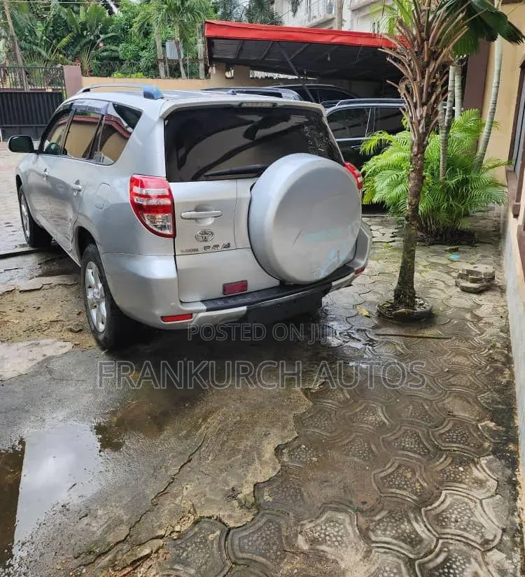 Toyota RAV4 2009 Silver
