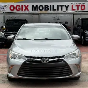 Toyota Camry LE 4dr Sedan (2.5L 4cyl 6A) 2015 Silver