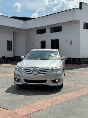 Toyota Camry 2011 Silver