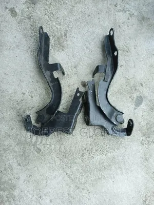 Bonnet Hanger Highlander 2015