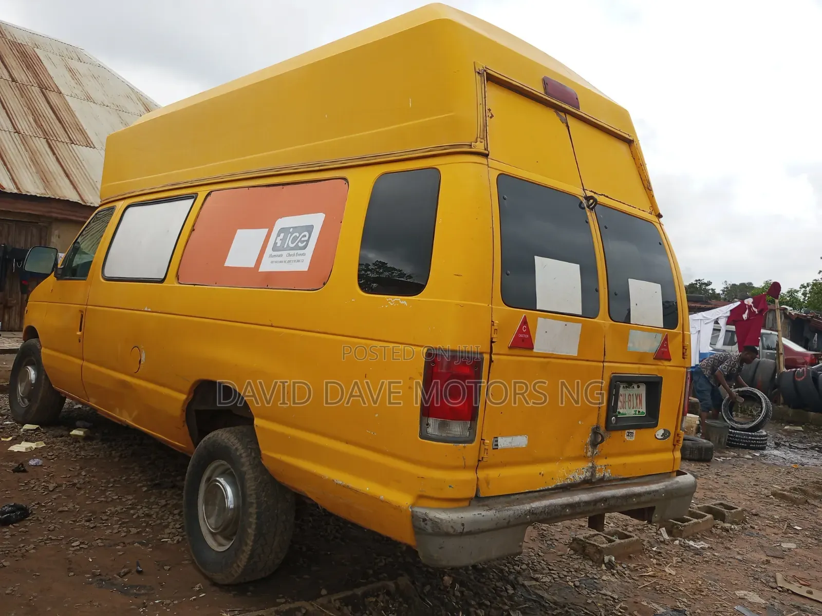 Ford Transit 2006 Yellow
