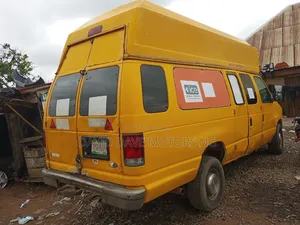 Ford Transit 2006 Yellow
