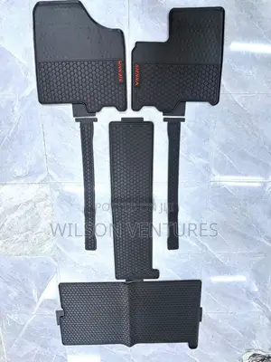 2012-2018 Toyota Sienna Follow Come Rubber Mat