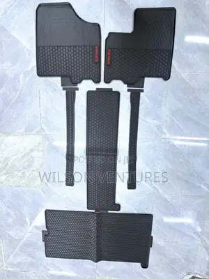 2012-2018 Toyota Sienna Follow Come Rubber Mat