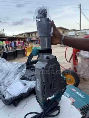 Total Demolition Breaker 1700W
