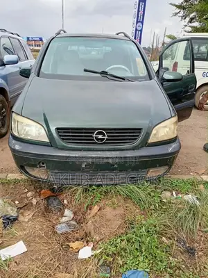Opel Zafira 2005 Green