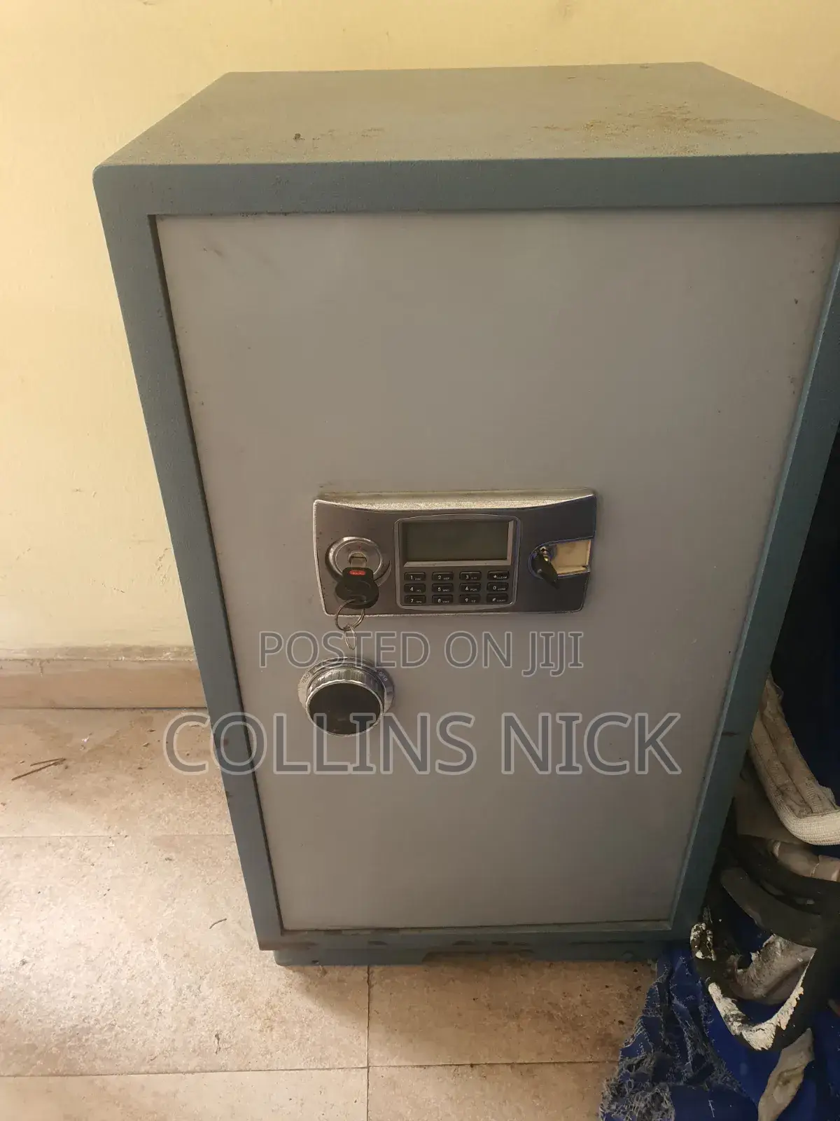 Big Digital Fireproof Safe (Electronic Security and Key)