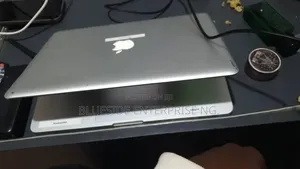 Laptop Apple MacBook 2012 8GB Intel Core i7 HDD+SSD 256GB