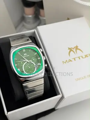 Matturi Chain Strap Watch.