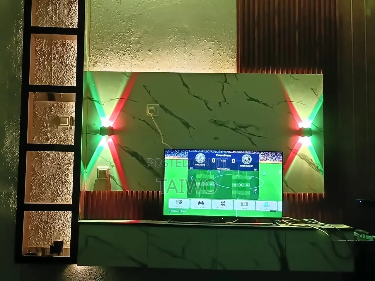 TV Frame Console