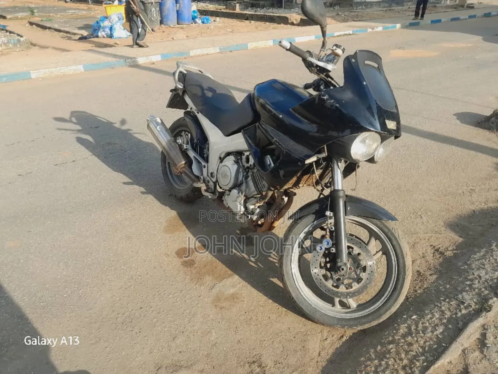 Yamaha 1999 Black