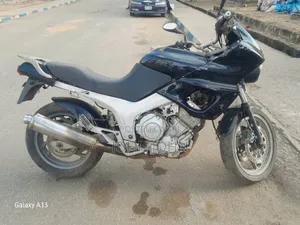 Yamaha 1999 Black