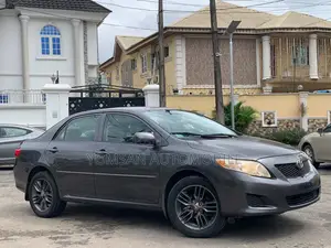 Toyota Corolla LE 4dr Sedan (1.8L 4 cyl 4A) 2009 Gray