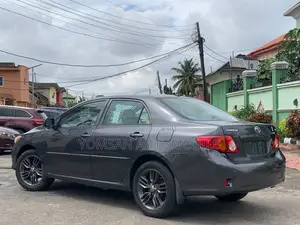 Toyota Corolla LE 4dr Sedan (1.8L 4 cyl 4A) 2009 Gray
