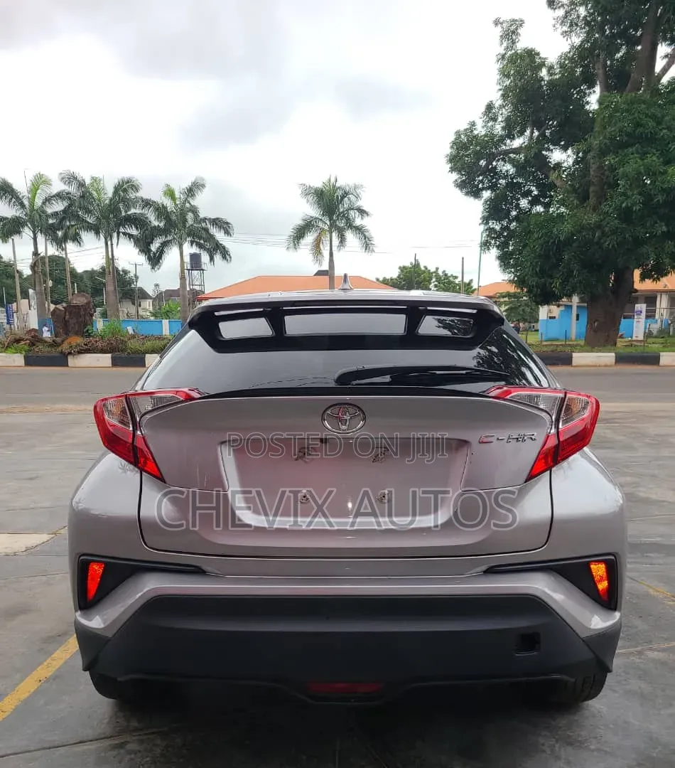 Toyota C-HR 2023 Silver