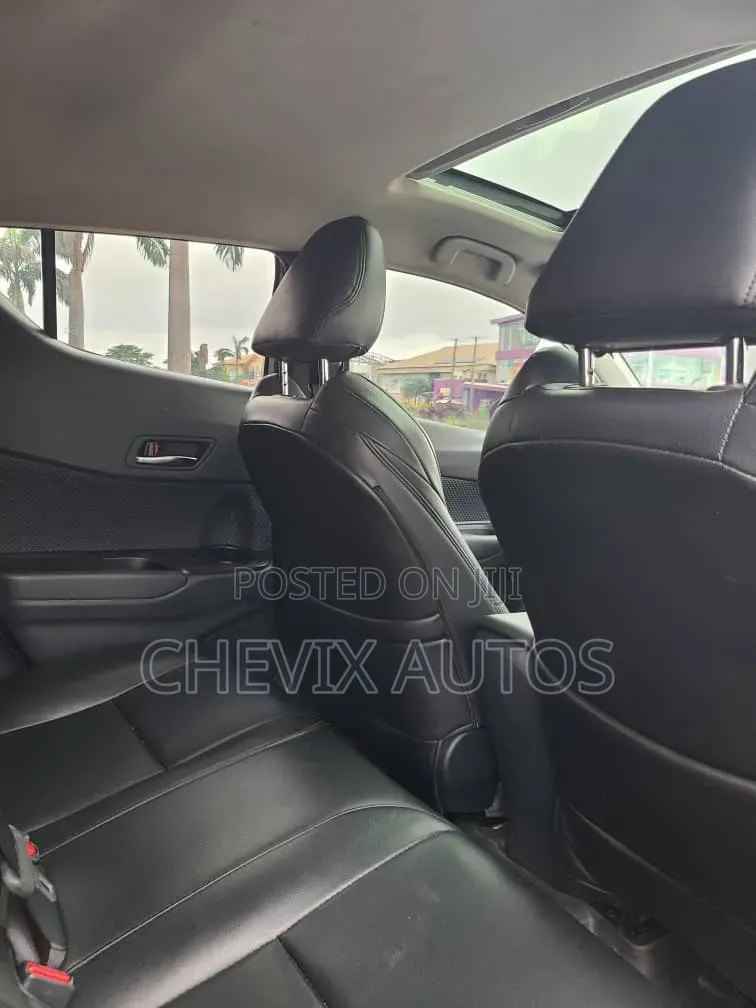 Toyota C-HR 2023 Silver