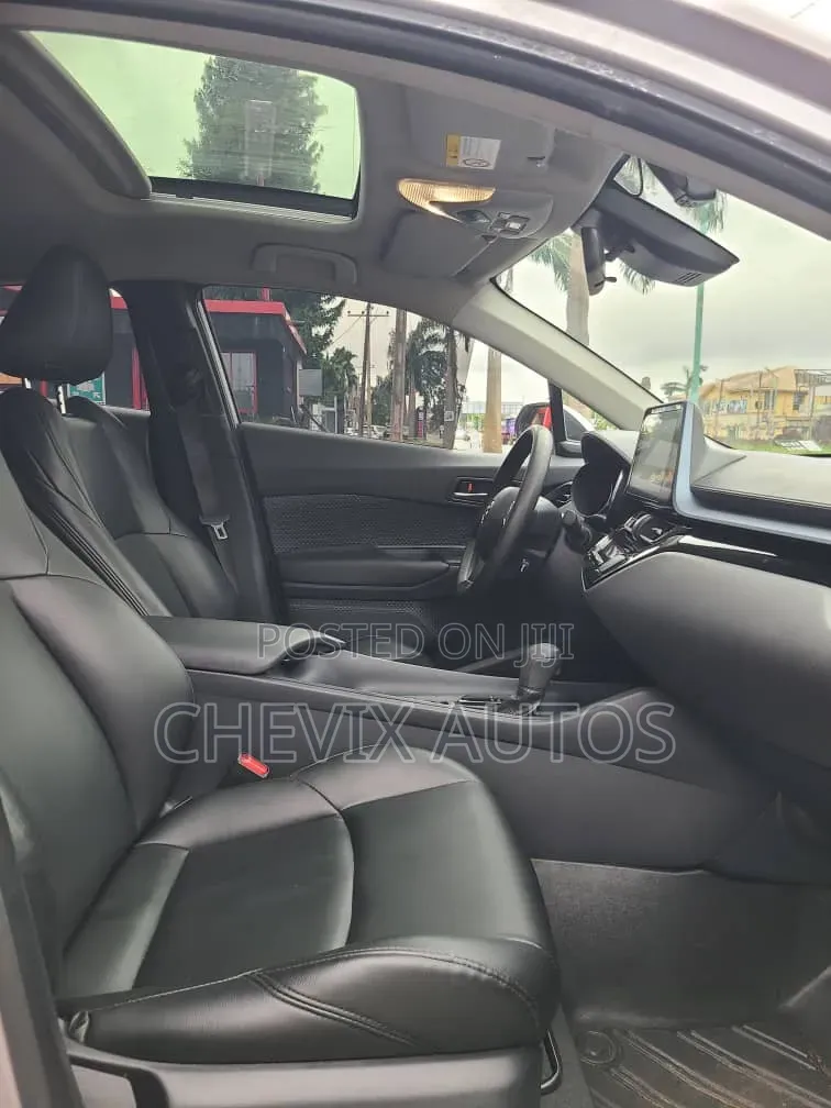 Toyota C-HR 2023 Silver
