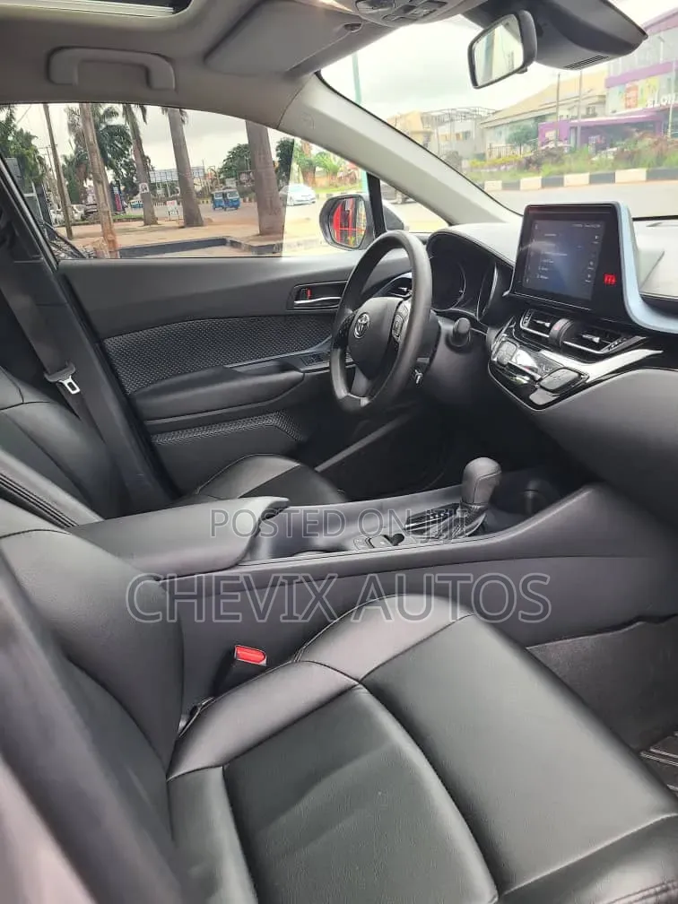 Toyota C-HR 2023 Silver