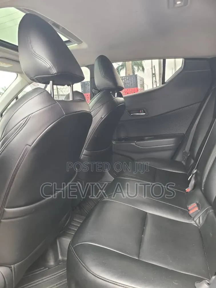 Toyota C-HR 2023 Silver