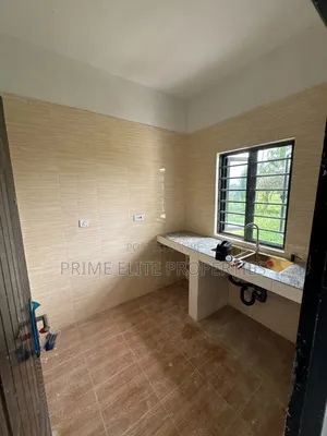 2bdrm Block of Flats in Ikot Akpanabia Axis, for rent