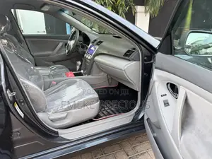 Toyota Camry SE 4dr Sedan (2.5L 4cyl 6A) 2012 Silver
