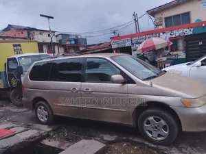 Honda Odyssey 2002 Gold