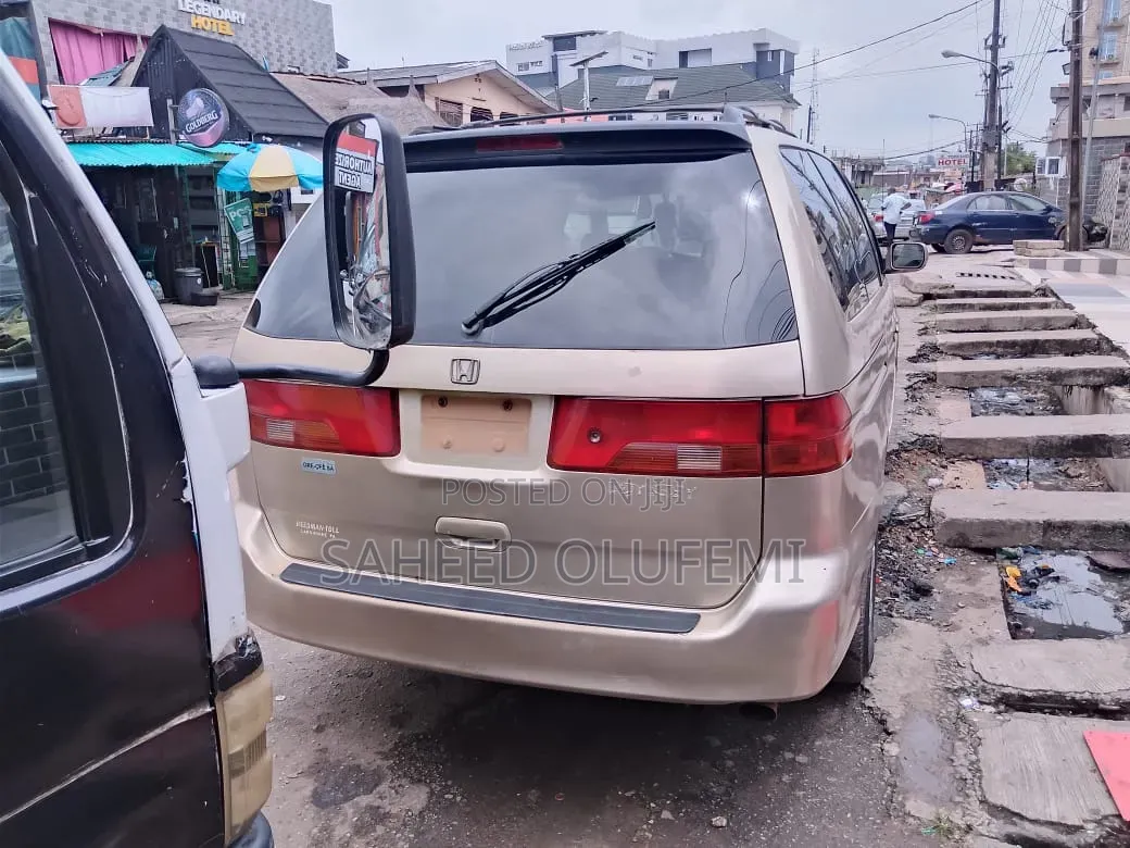 Honda Odyssey 2002 Gold