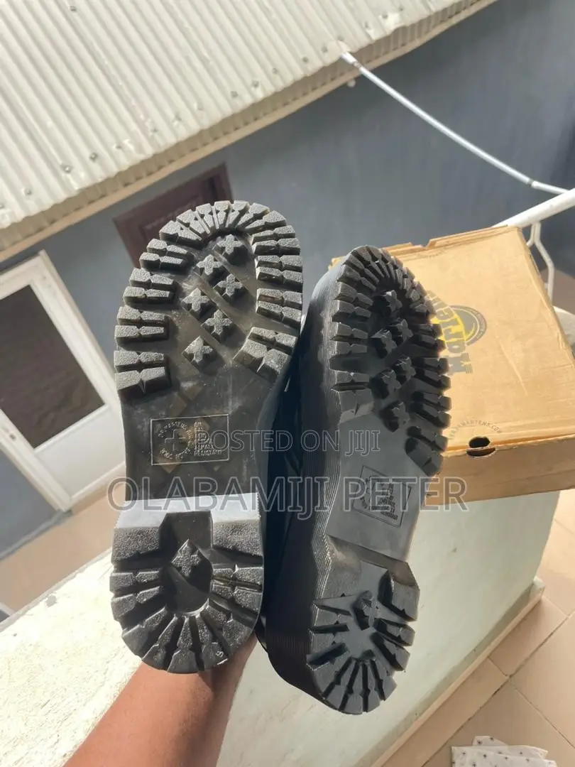 Dr Marten Shoe