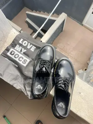 Dr Marten Shoe